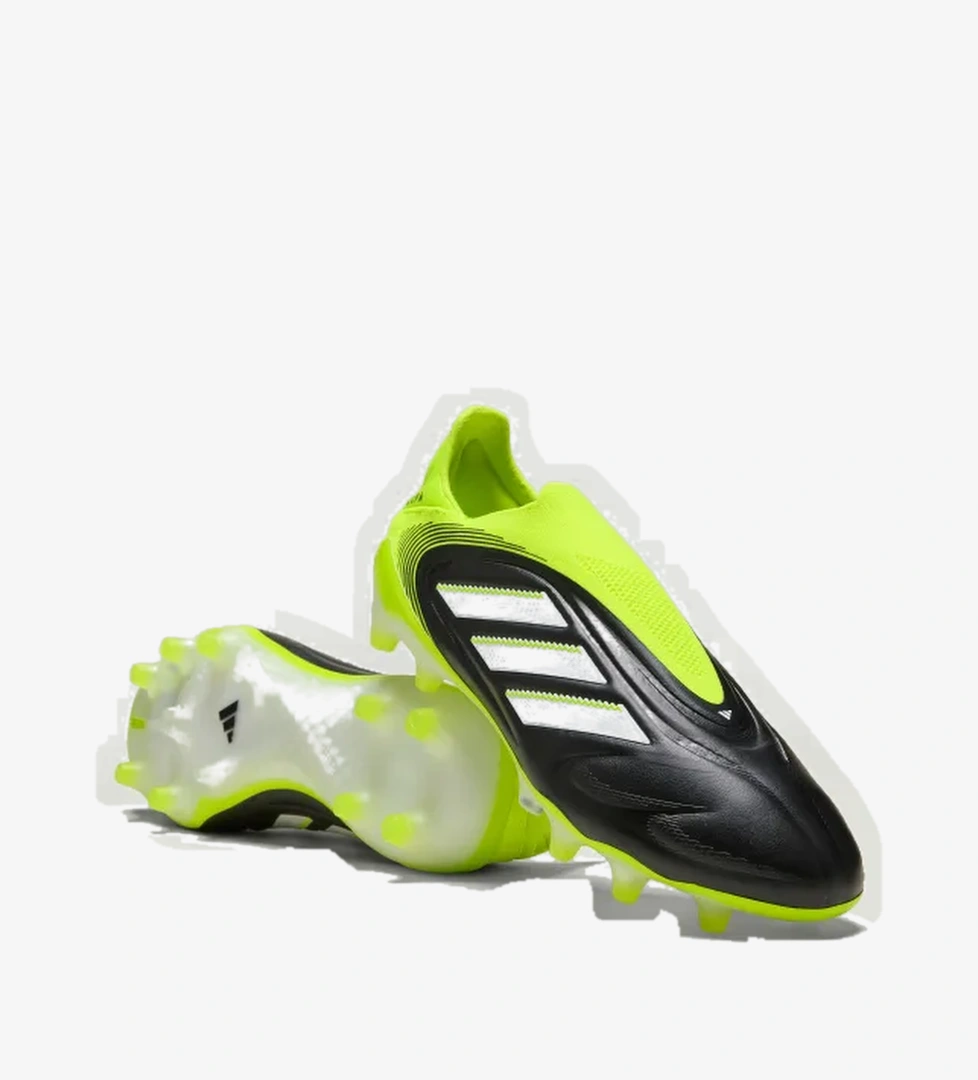 Copa Pure 3 Elite Bağcıksız Çim Saha Kramponu