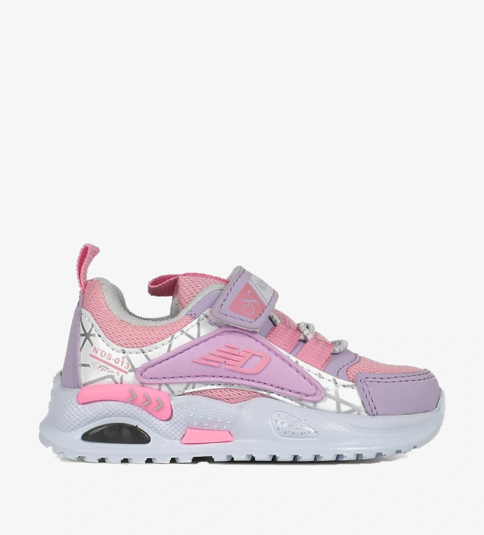 Lila Pembe