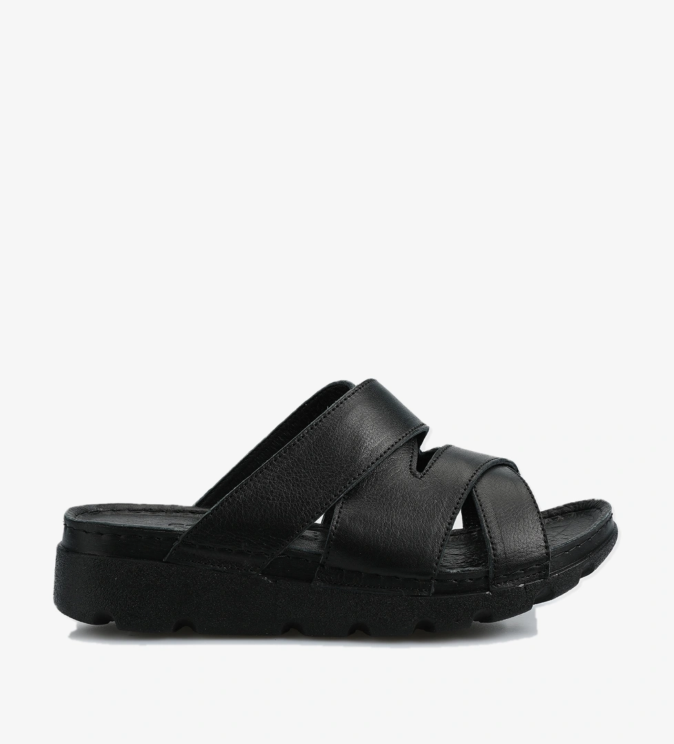 Siyah Deri Kadın Terlik - Görsel 1