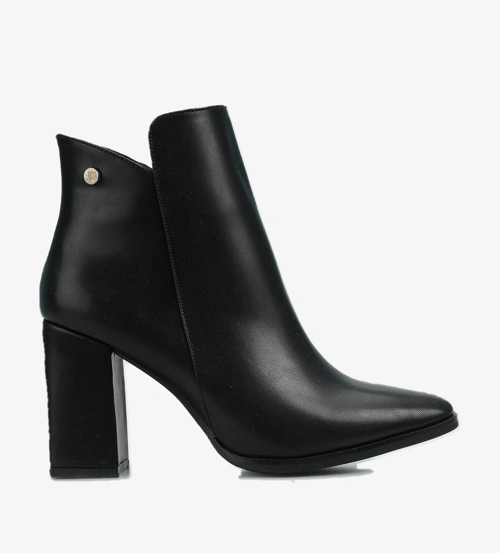 Siyah Kadın Bot - Görsel 1