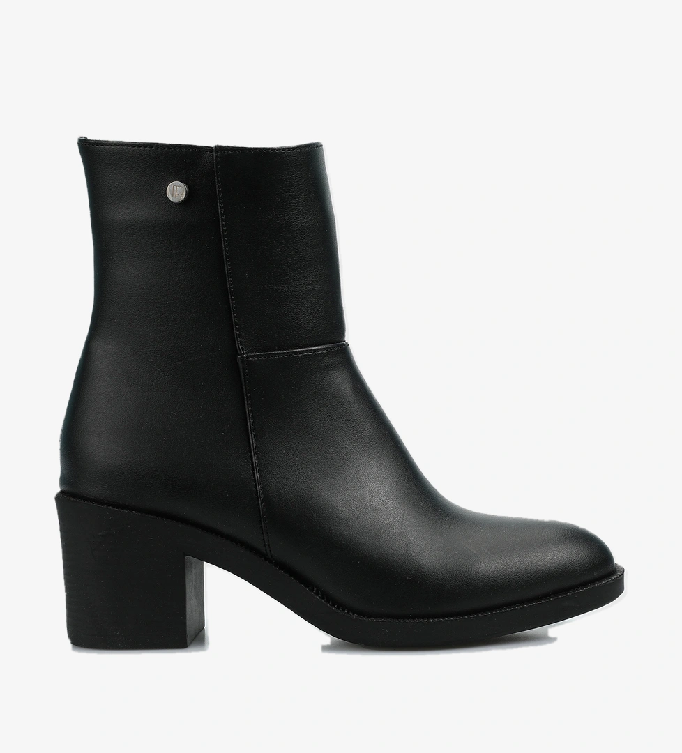 Siyah Kadın Bot - Görsel 1