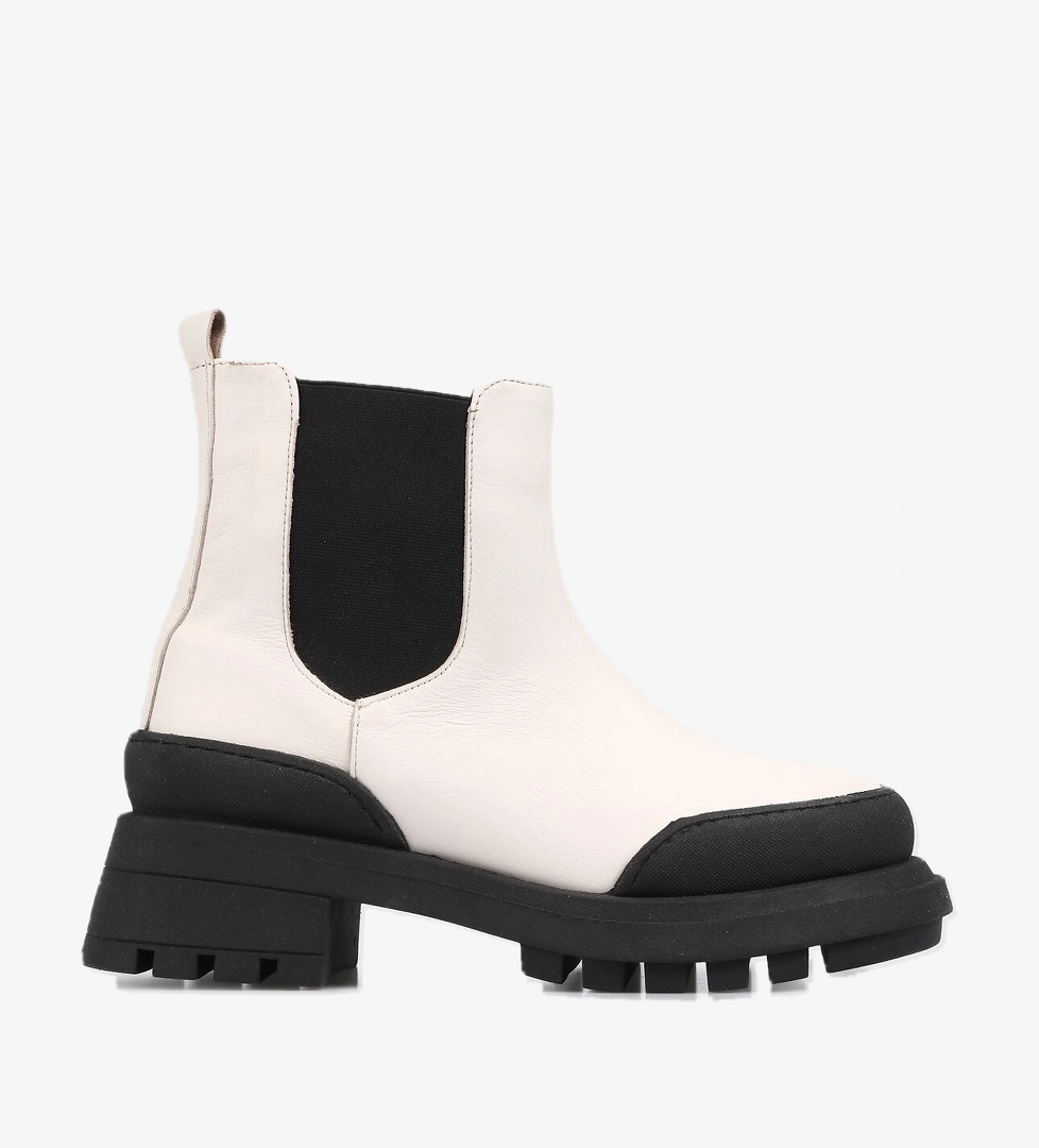 Beyaz Deri Kadın Bot - Görsel 1