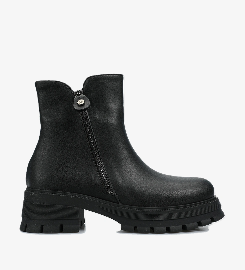 Siyah Kadın Bot - Görsel 1