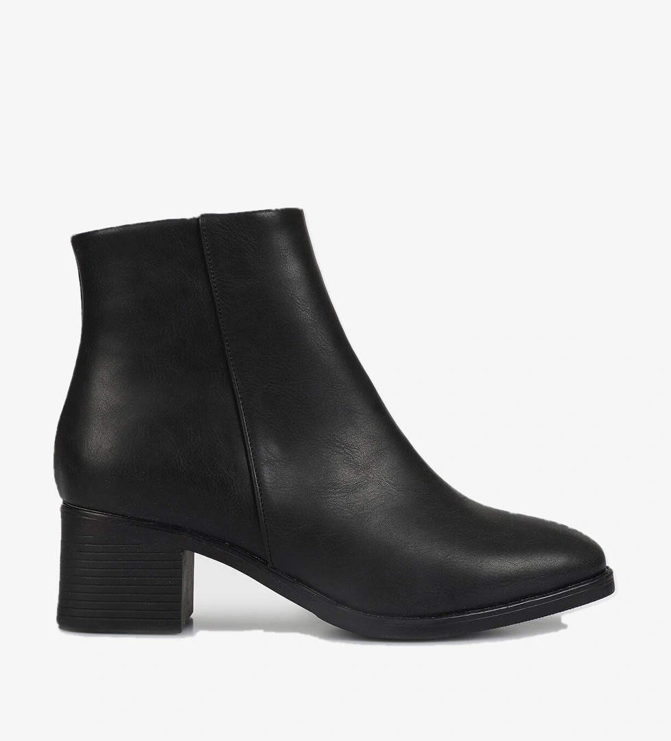 Siyah Kadın Bot - Görsel 1