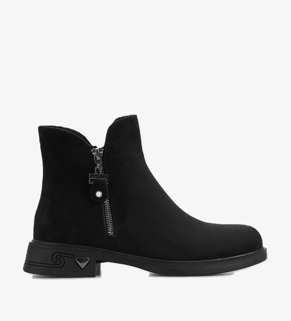 Siyah Kadın Bot - Görsel 1