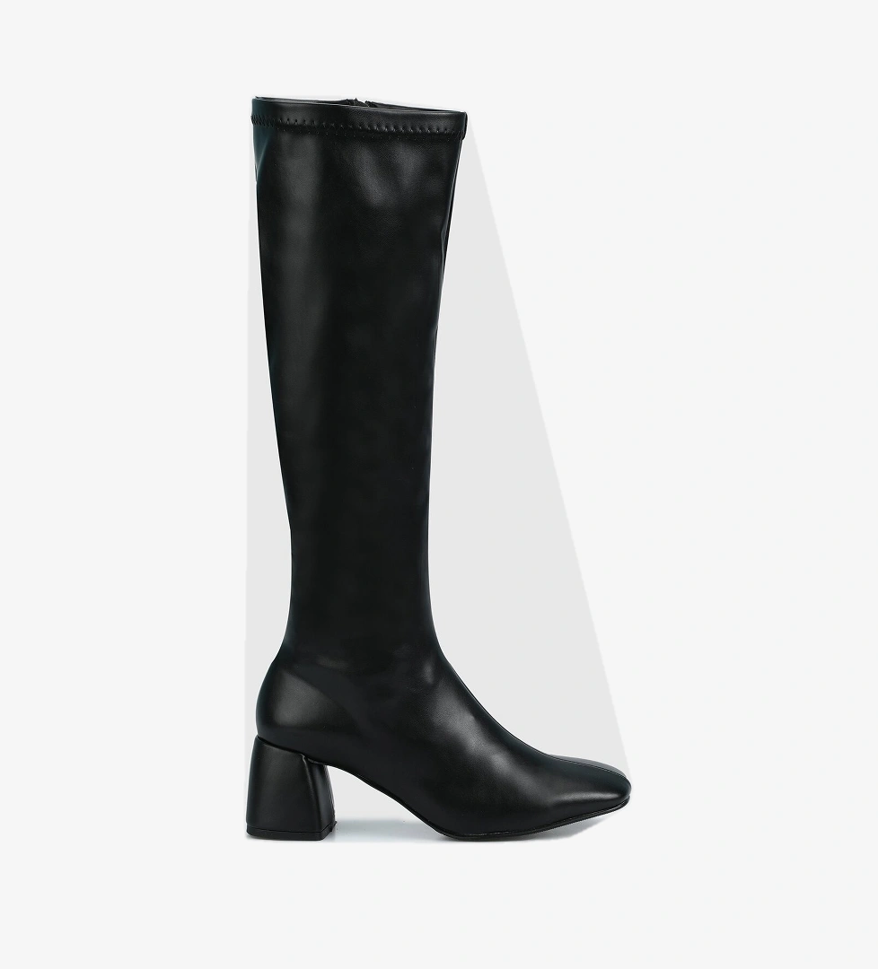 Siyah Kadın Bot - Görsel 1