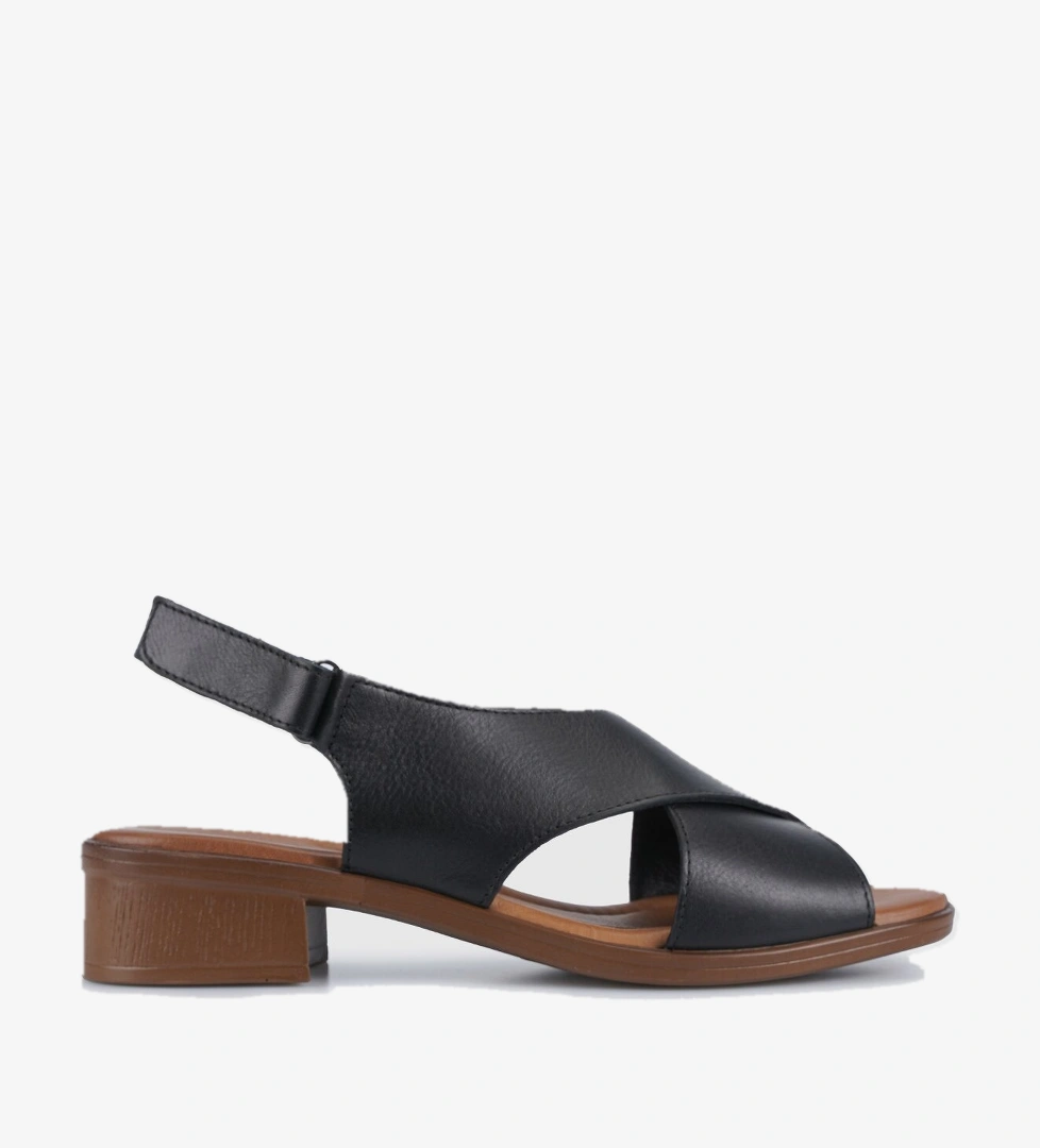 Siyah Deri Kadın Düz Sandalet - Görsel 1