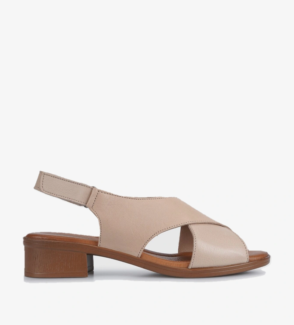 Bej Deri Kadın Düz Sandalet - Görsel 1