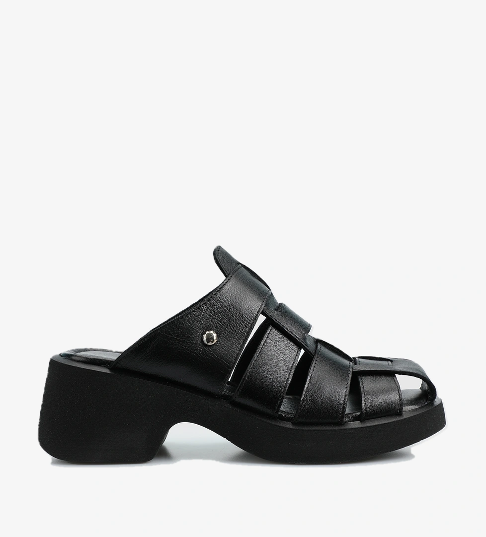 Siyah Deri Kadın Terlik - Görsel 1