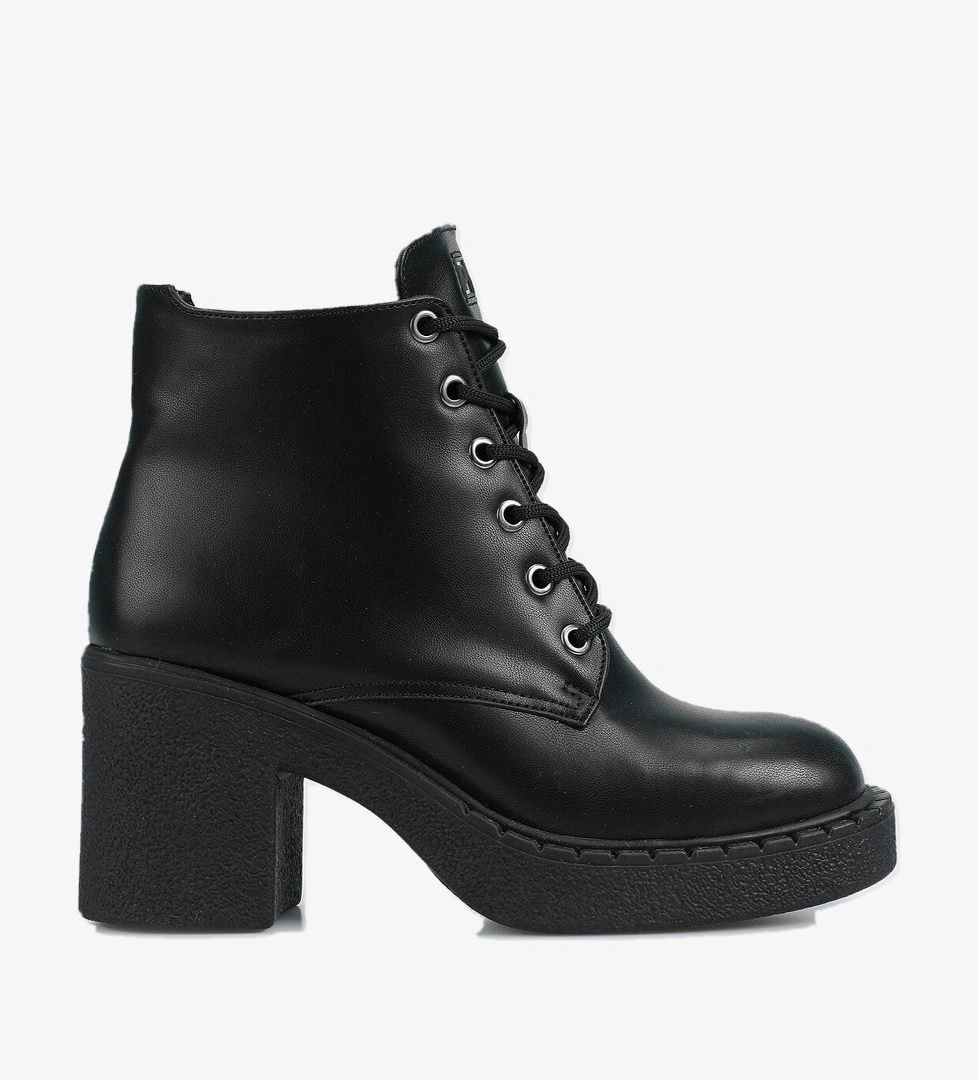 Siyah Kadın Bot - Görsel 1