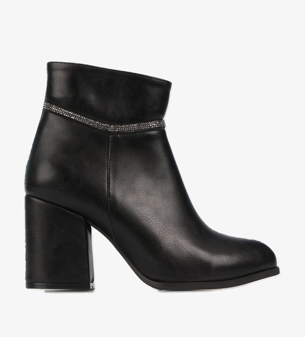 Siyah Kadın Bot - Görsel 1