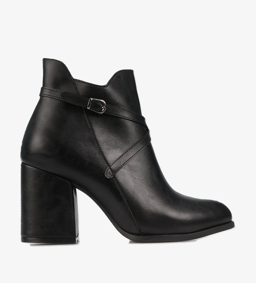 Siyah Kadın Bot - Görsel 1