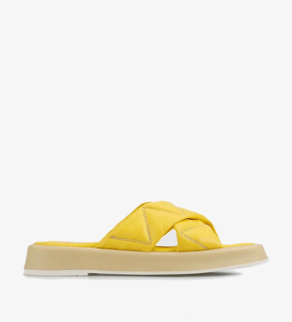 Sarı Deri Kadın Terlik - Görsel 1