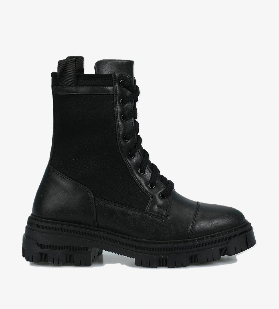 Siyah Kadın Bot - Görsel 1