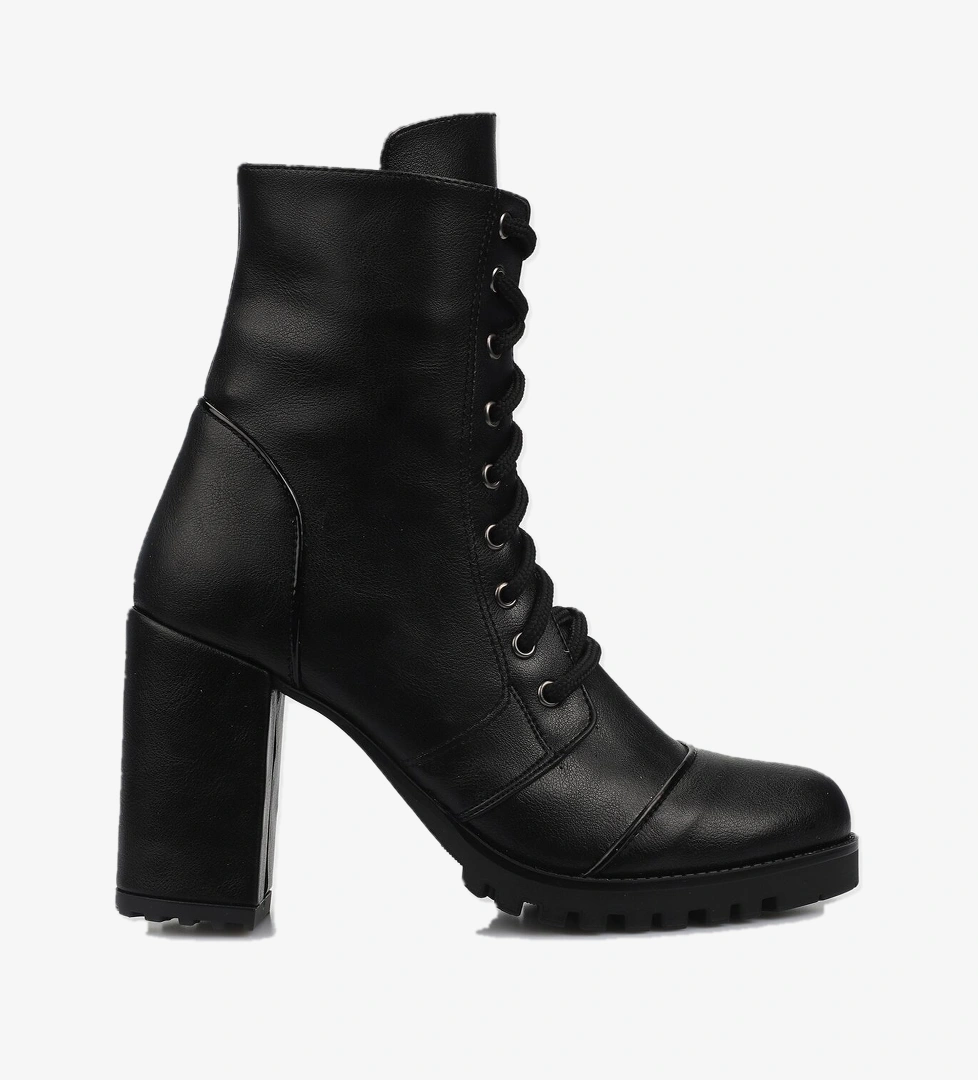 Siyah Kadın Bot - Görsel 1