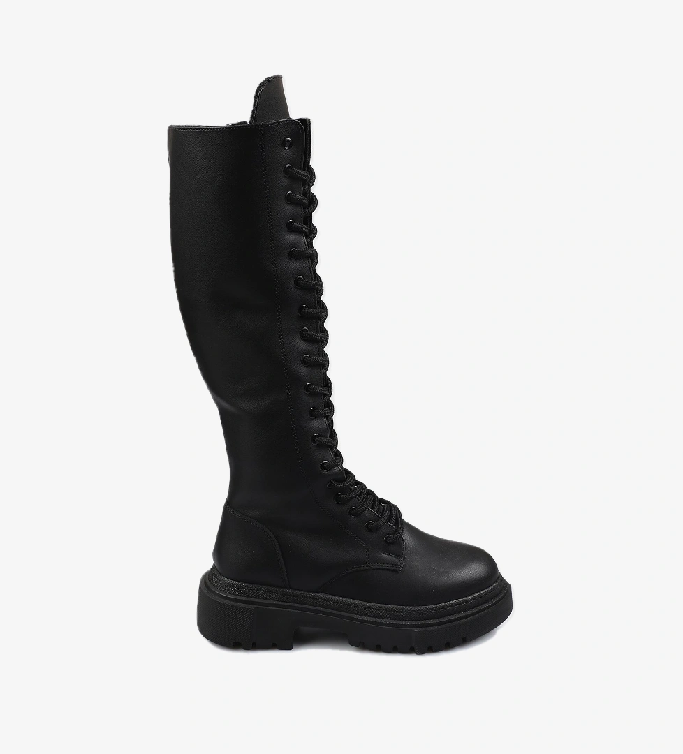 Siyah Kadın Bot - Görsel 1