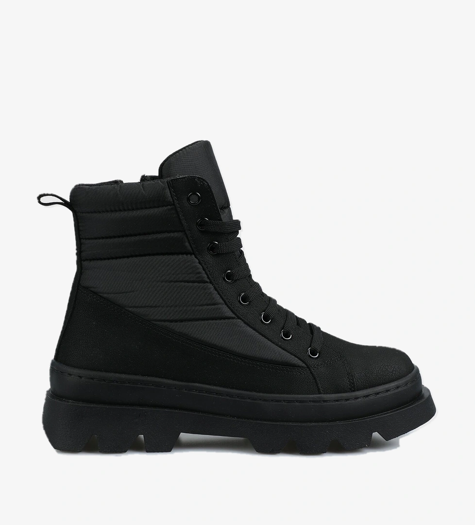 Siyah Kadın Bot - Görsel 1