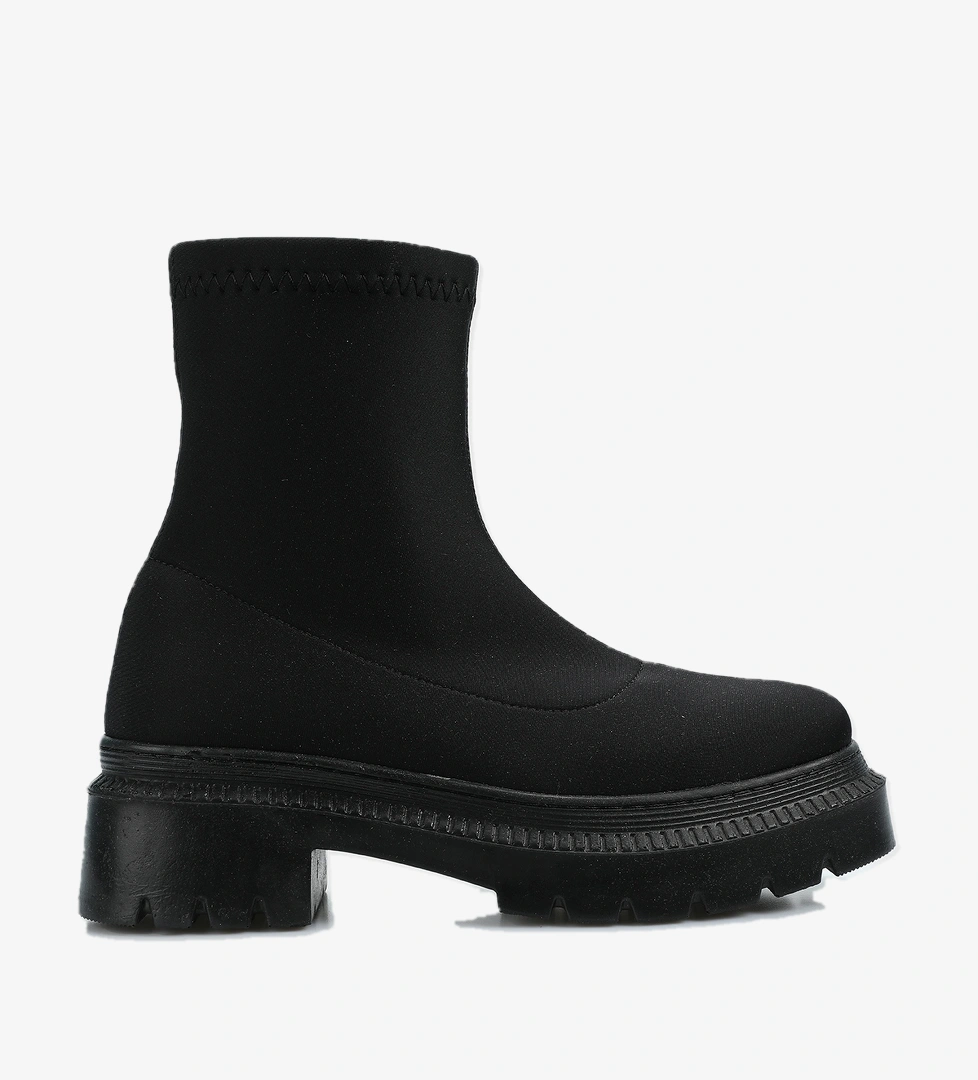 Siyah Kadın Bot - Görsel 1