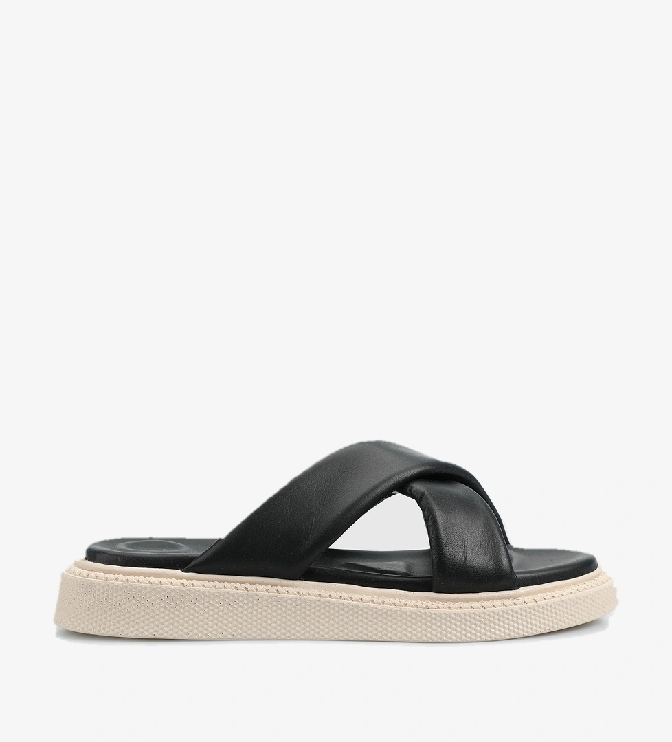 Siyah Deri Kadın Terlik - Görsel 1