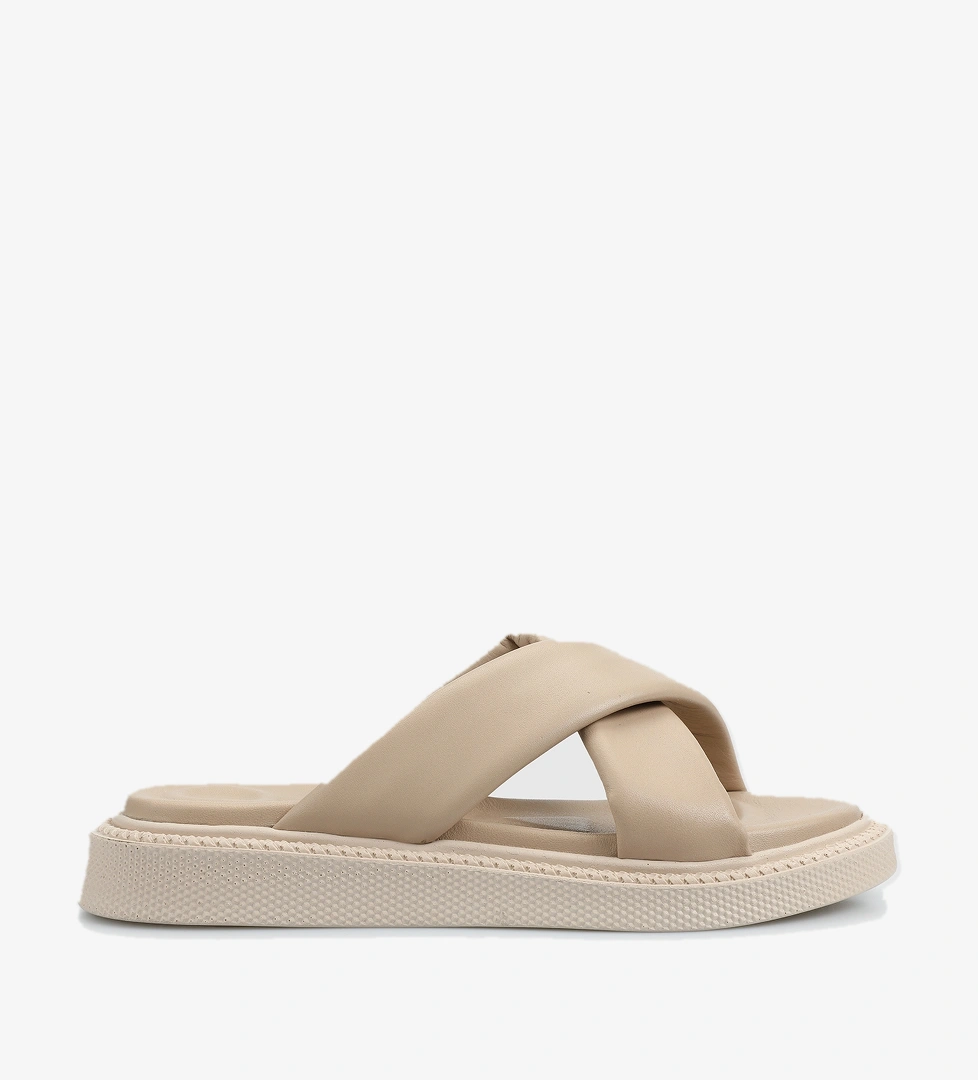 Bej Deri Kadın Terlik - Görsel 1