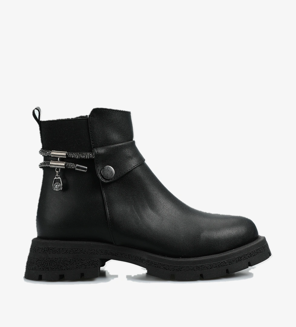 Siyah Kadın Bot - Görsel 1