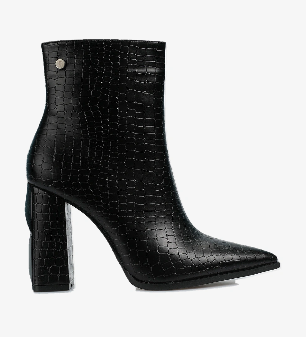 Siyah Kadın Bot - Görsel 1