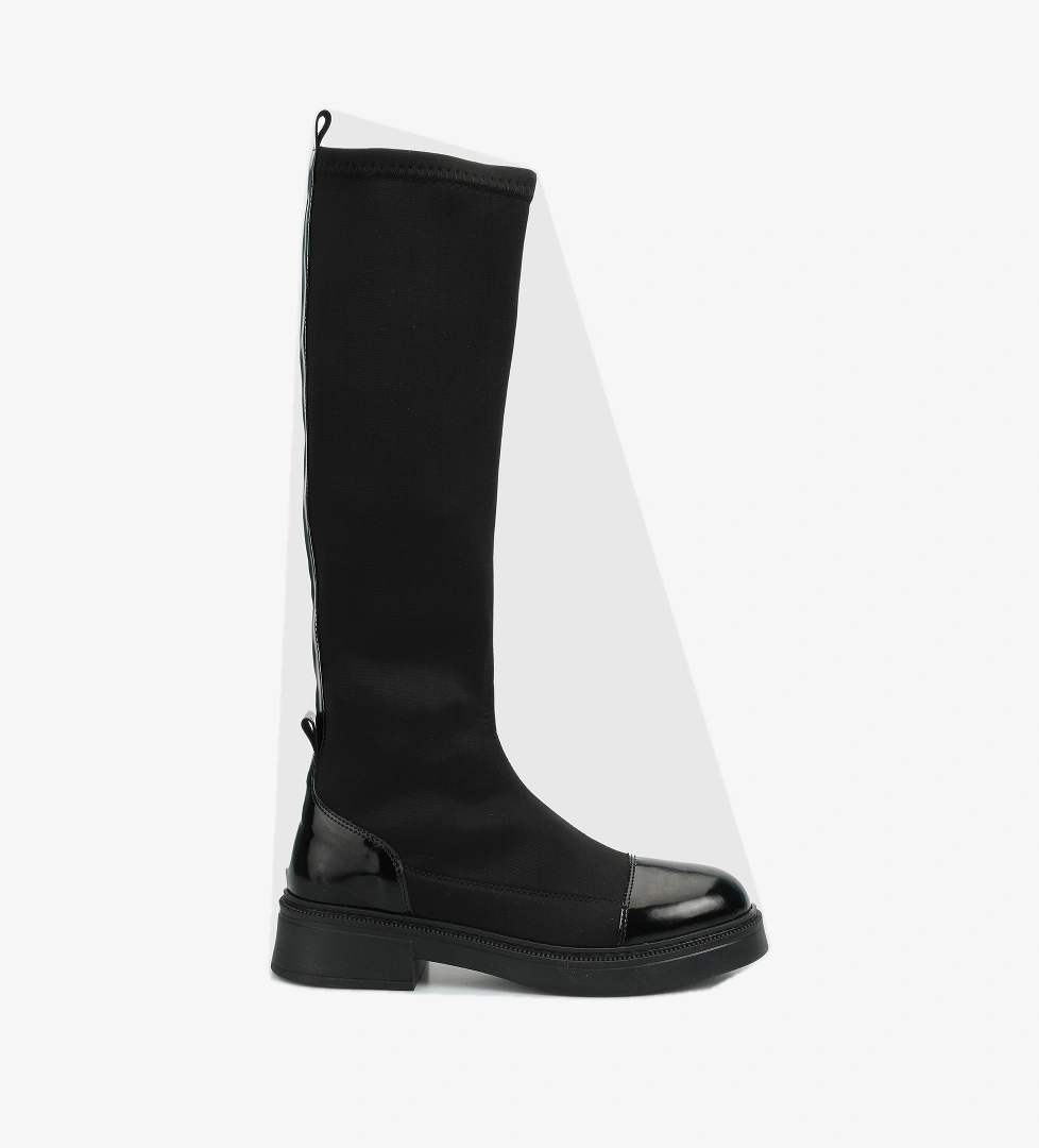 Siyah Kadın Bot - Görsel 1