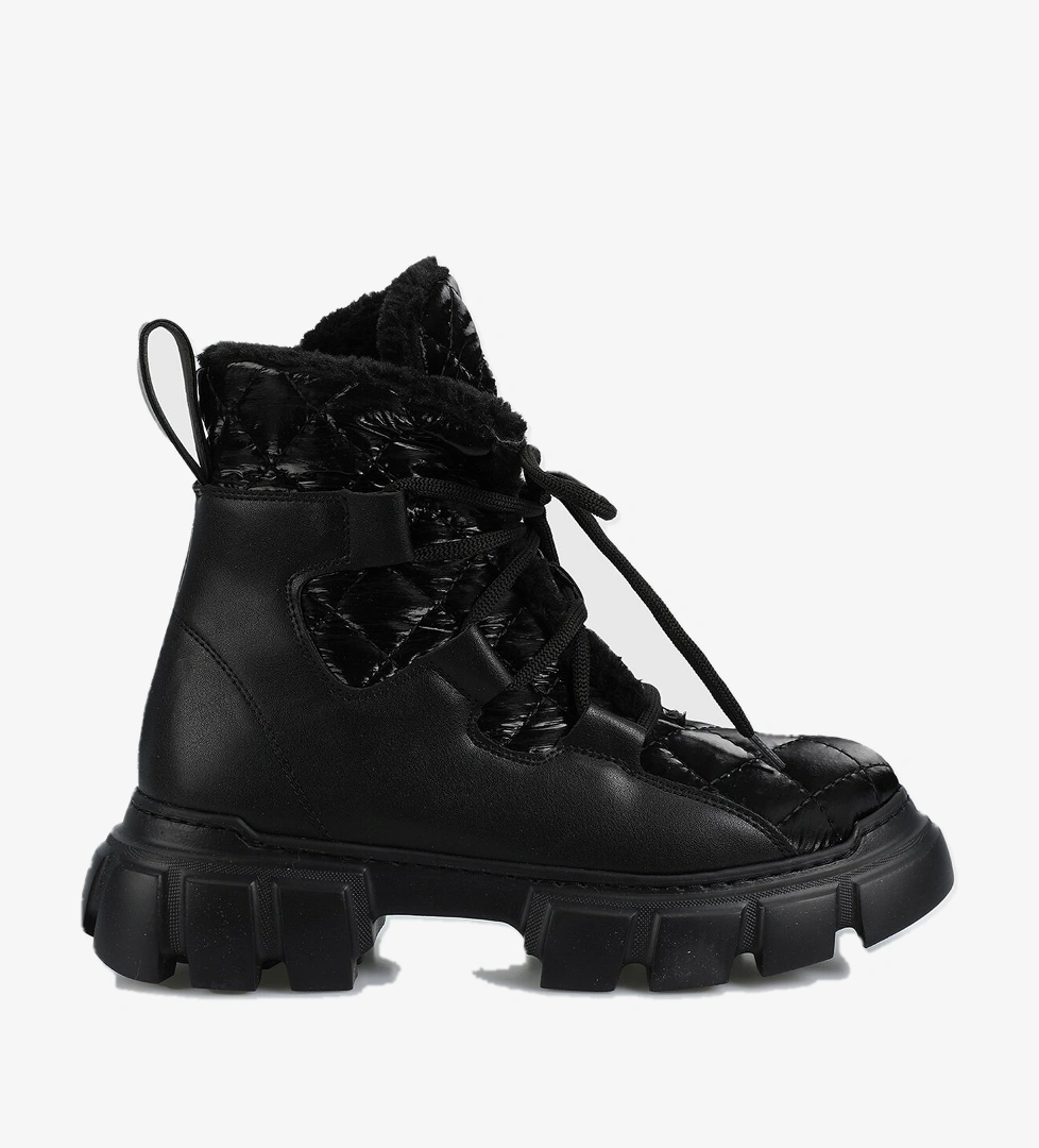 Siyah Kadın Bot - Görsel 1