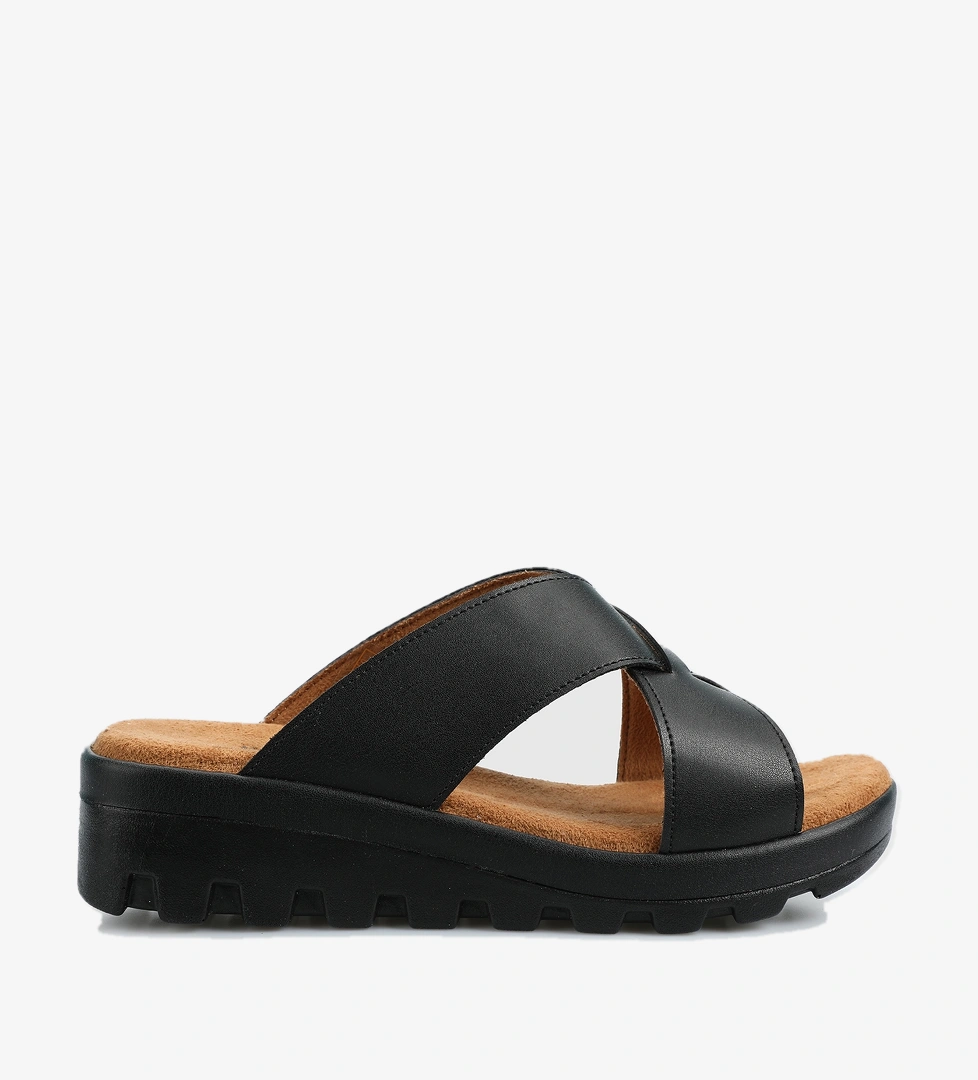 Siyah Kadın Terlik - Görsel 1