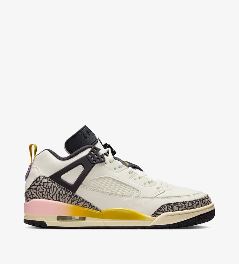 Nike Jordan Spikize Low Erkek Beyaz Spor Ayakkabı model görseli