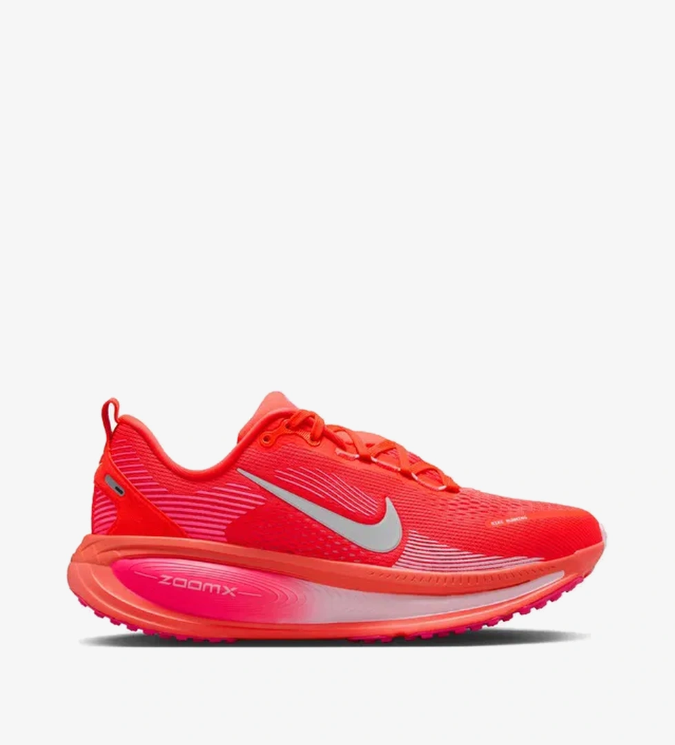 Nike Nike Vomero 18 ZoomX Road Running Kadın Spor Ayakkabı model görseli