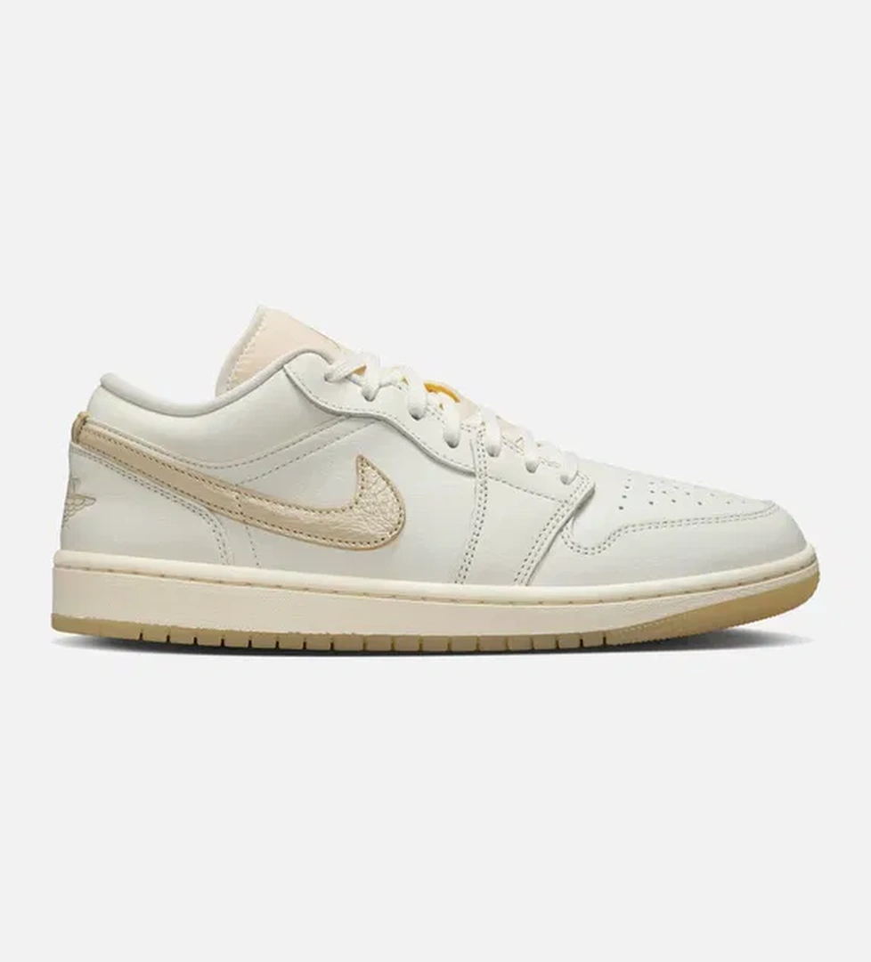 Nike Nike Wmns Air Jordan 1 Low Se HO25 Kadın Spor Ayakkabı model görseli