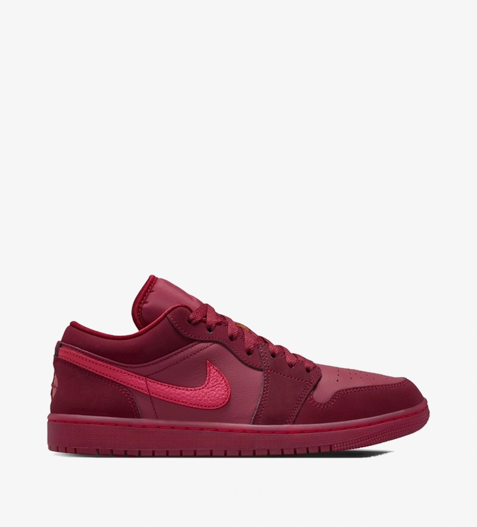 Nike Wmns Air Jordan 1 Low Se Sp26 Kadi Ürün Listesi
