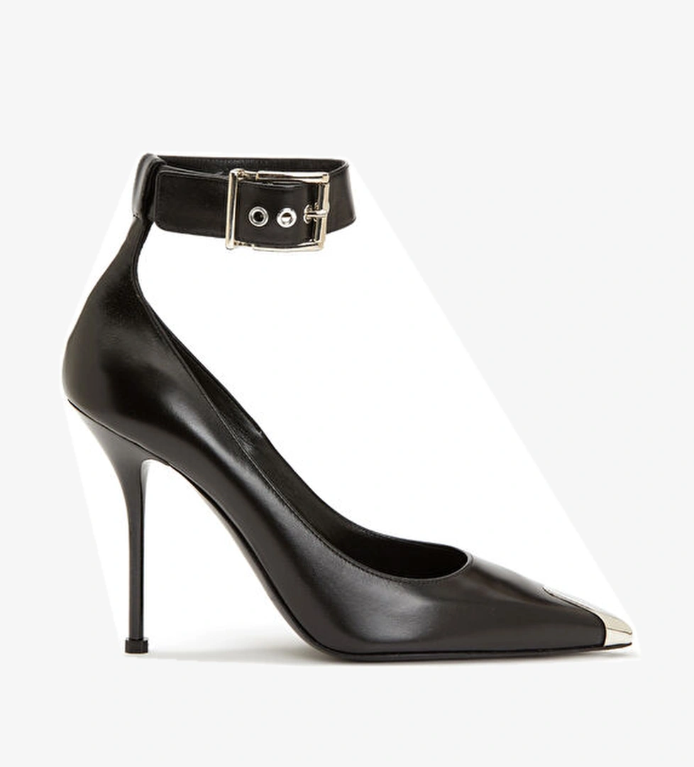 Mcqueen Siyah Deri Topuklu Ayakkabı model görseli