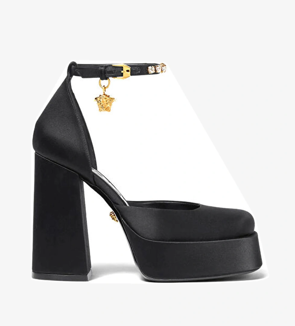 Versace Siyah Medusa Detaylı Topuklu Ayakkabı model görseli