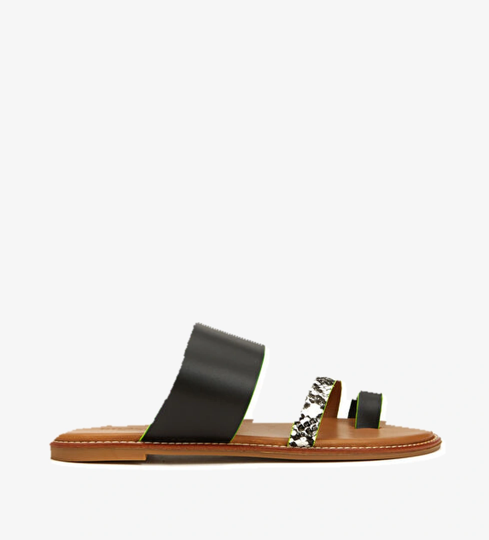 Divarese Siyah Leopar Desen Bantlı Kadın Deri Terlik model görseli