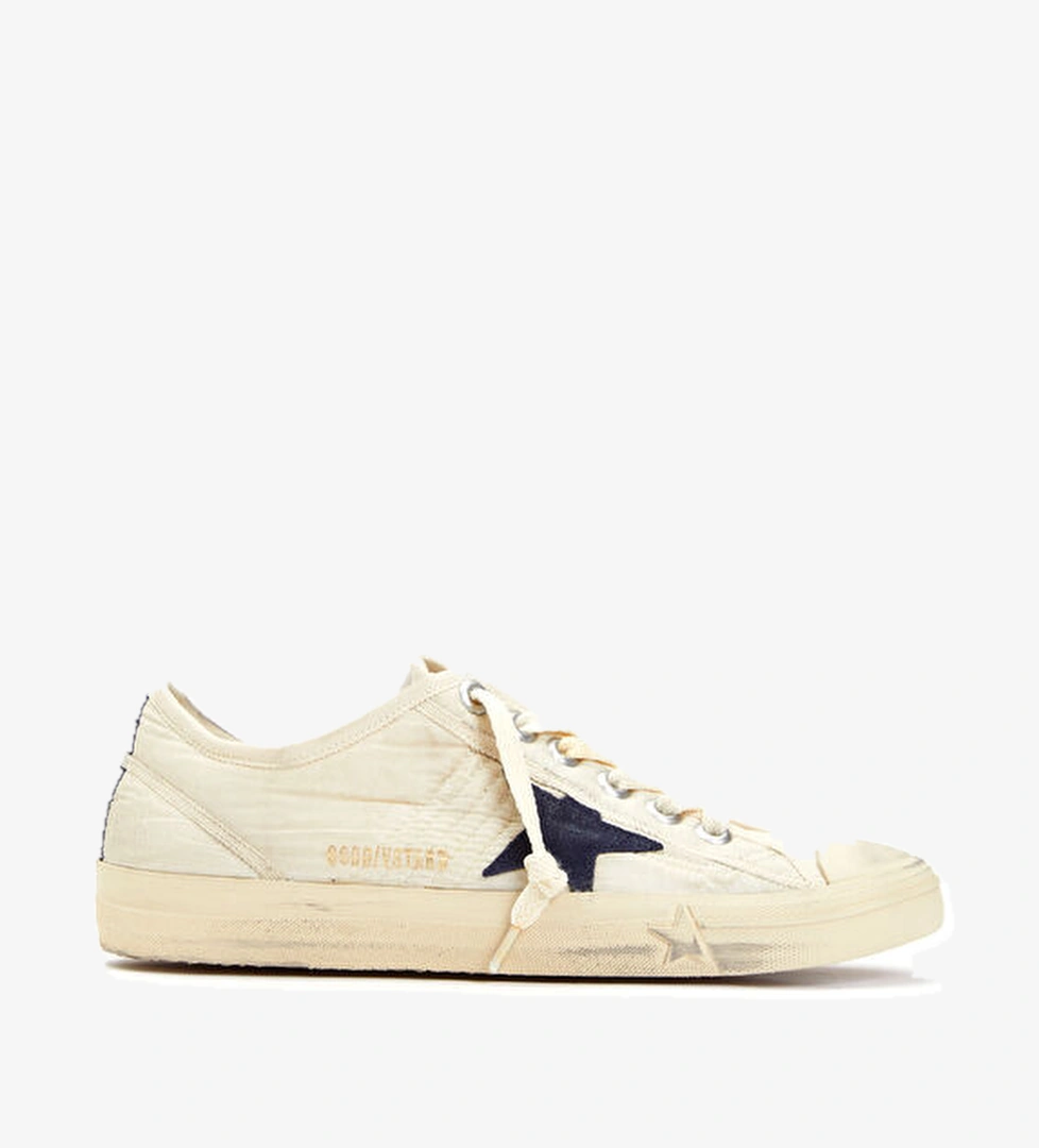 Golden Goose V-Star Krem Kadın Sneaker model görseli