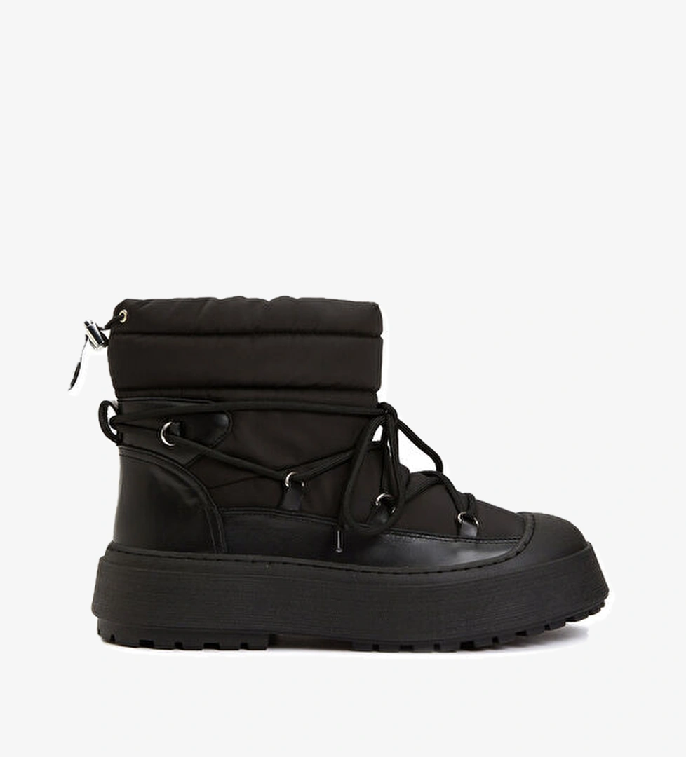 Network Siyah Kadın Deri Bot model görseli