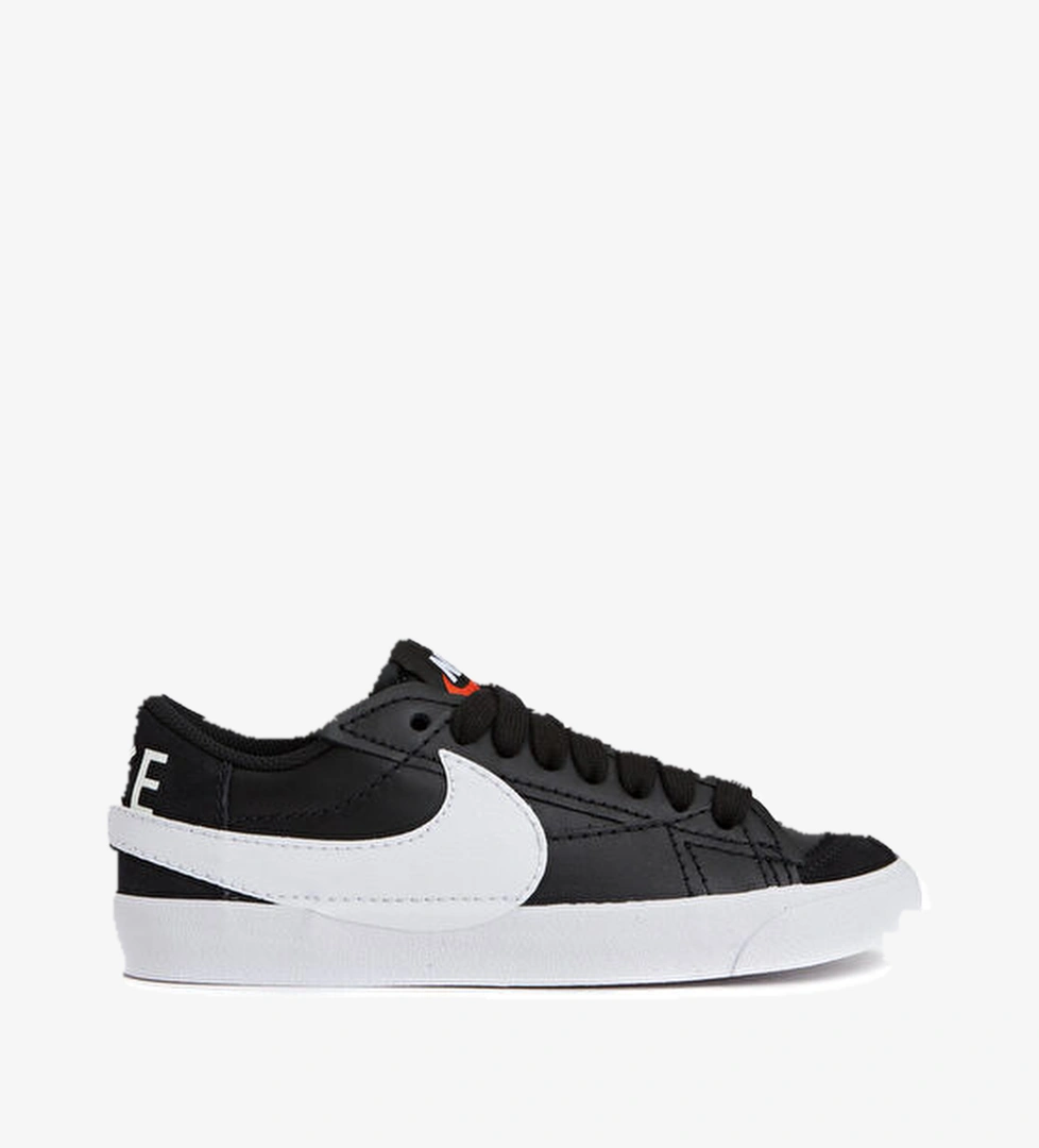 Nike Blazer Low 77 Siyah Kadın Deri Sneaker model görseli