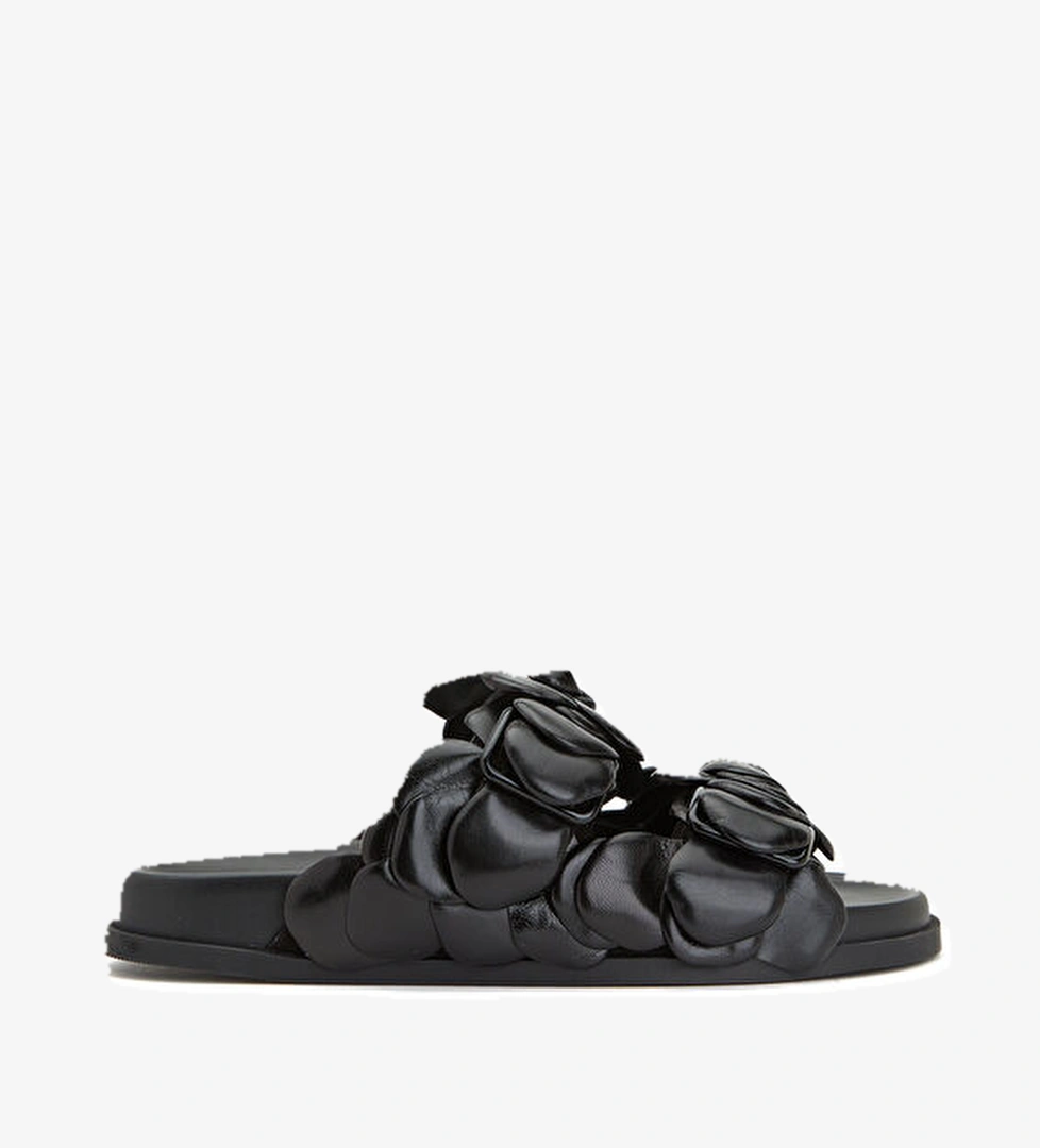 Valentino Garavani Atelier 03 Rose Edition Siyah Kadın Deri Terlik model görseli