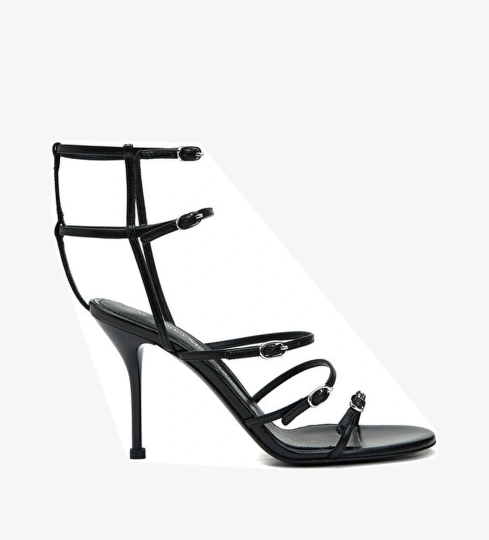 Mcqueen Siyah Kadın Deri Sandalet model görseli