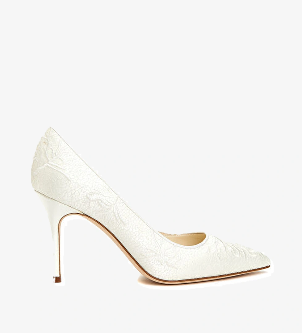 Manolo Blahnik Beyaz Dantel Dokulu Stiletto model görseli