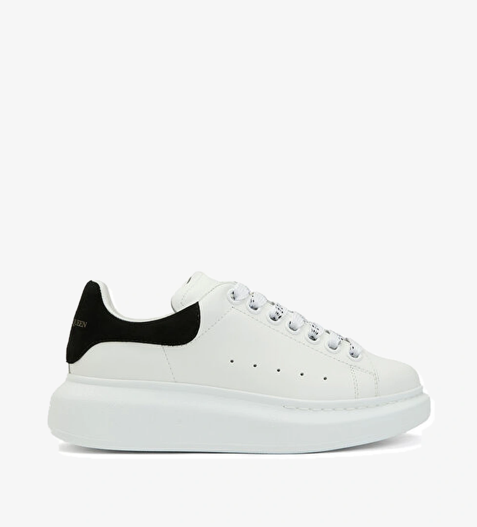 Mcqueen Oversized Siyah Beyaz Kadın Deri Sneaker model görseli