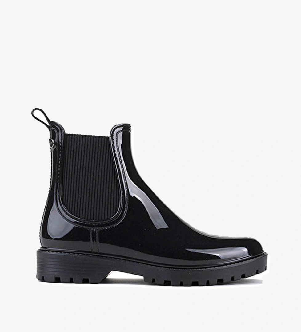 Igor Trak Siyah Kadın Bot model görseli