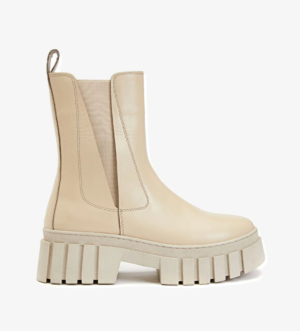 Beymen Club Bej Kadın Deri Bot model görseli