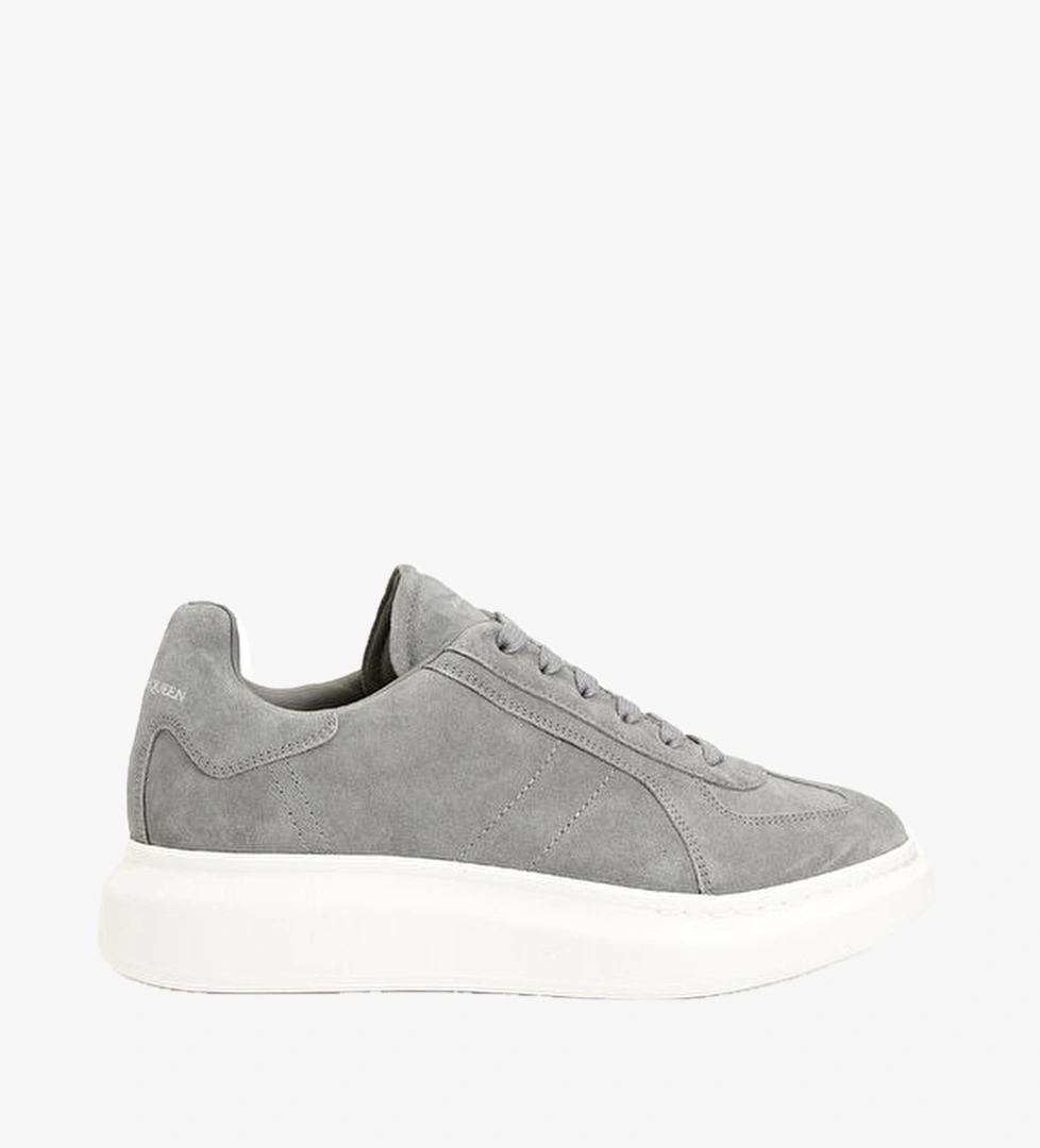 Mcqueen Oversized Retro Gri Erkek Deri Sneaker model görseli