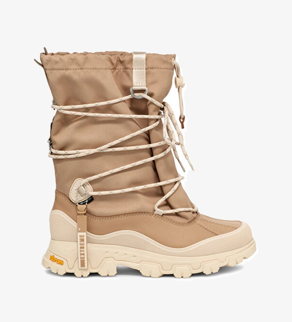 Ugg Metropeak Kadın Bot model görseli