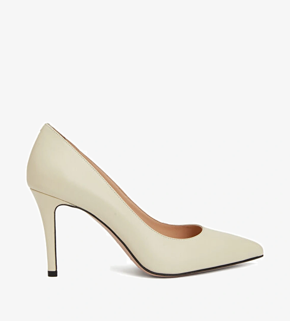 Beymen Collection Essential Kırık Beyaz Deri Stiletto model görseli