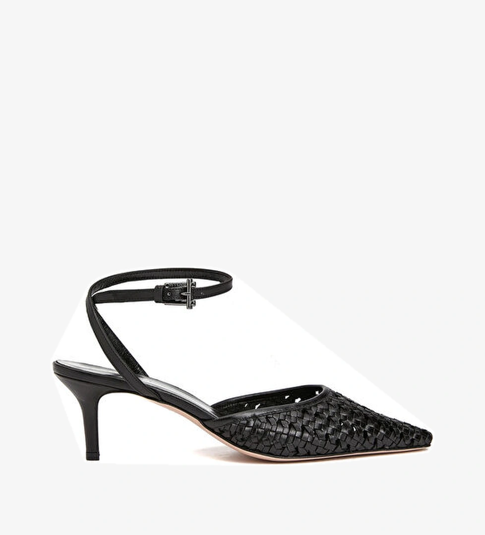 Beymen Collection Siyah Deri Topuklu Ayakkabı model görseli