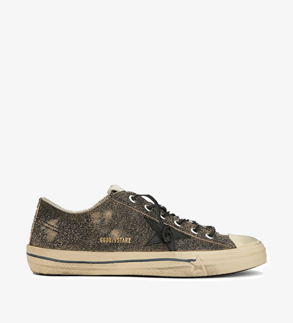 Golden Goose V-Star Siyah Erkek Deri Sneaker model görseli